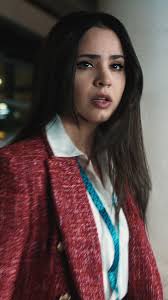 La estoy viendo, muy buena