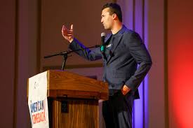 Turning Point USA Founder Charlie Kirk receives a warm welcome to the  University of Illinois - IPM Newsroom