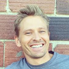 Markus Willard's Instagram, Twitter & Facebook