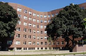 This building of red tiles, with its huge serpentine façade facing the river and steps rising in cascade form on the inner. Baker House Dormitory Mit Docomomo