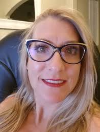 If lashes speak louder than words...What do you think these Vivian Lashes  say?!!😍