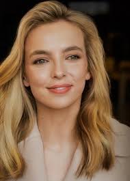 Anastasia Benton's Instagram, Twitter & Facebook