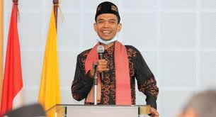 Menurut lathifah, ustaz abdul somad datang langsung ke jombang untuk melamar fatimah pada maret 2021. Menikah Usai Lebaran Calon Mertua Uas Bos Toko Emas Suara Jakarta