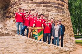 De morgen, douglas de coninck en tom de smet. Waarom 28 Studentenclubs Het Doopcharter Weigeren Te Tekenen De Standaard Mobile