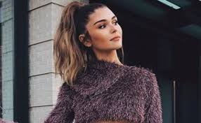 Image captionsisters olivia jade giannulli and isabella rose giannulli kiss their mother in west authorities say neither of the daughters, beauty vlogger olivia jade giannulli and her sister isabella. Who Is Olivia Jade Lori Loughlin S Daughter Olivia Jade Wiki Age Parents Boyfriend Height Net Worth College Birthday Sister Youtube Twitter And Instagram Primal Information