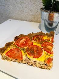 Adopte La Cuisine Ig Bas Tarte Legere A La Tomate Thon Et Moutarde Tomates Fruits Et Legumes De Saison Tarte Sans Pate