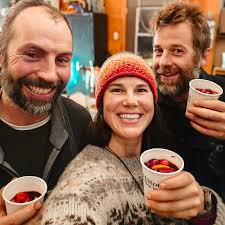 Happy new year everyone! A huge thank you to Craig and Melinda for hosting  us for a Maple, Cutler and now Moose Lake gathering to ring in the New  Year! It was