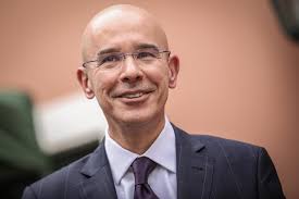 Americanas dispara com chegada de Sérgio Rial