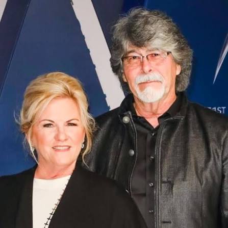 Happy 51st Wedding Anniversary to Randy Owen of Alabama and Kelly, who married on February 11, 1975! ❤️🎶 #RandyOwen #AlabamaBand ##countrymusiclovestory