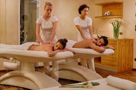 Il giro del mondo in 5 massaggi: suadenti e rilassantissimi trattamenti per  viaggiare a occhi chiusi - Turismo Italia News