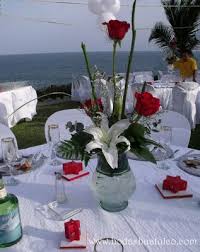 Arreglo nuestra boda azul con hortensias y rosas. Centros De Mesa Para Bodas De Oro