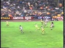 Johan cruijff speelde mee bij feyenoord en het duel eindigde in een waar. A F C Ajax Feyenoord 8 2 1983 84 Youtube