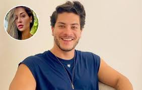 He was a swimmer since he was 9 years old but was discovered by a achievement of arthur aguiar. Arthur Aguiar Confirma Reconciliacao Com Mayra Cardi Depois De Separacao Polemica Ofuxico