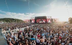 Abgesagt, bontida placebo, twenty one pilots, the chemical brothers uvm. The Most Exciting Female Fronted Homegrown Talent To See At Electric Castle Festival