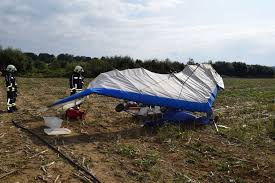 Maybe you would like to learn more about one of these? Grazer 50 Kam Ums Leben Kein Hinweis Auf Herzinfarkt Nach Absturz Mit Leichtflugzeug Kleinezeitung At