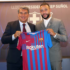 After the presentation, depay, laporta, mateu alemany and rafa yuste all sat down for the press conference. Kva0sabdidejum