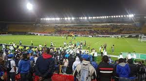 Maybe you would like to learn more about one of these? Hinchas De Millonarios Invaden La Cancha De El Campin Tras Derrota 0 1 Ante Bucaramanga Rcn Radio