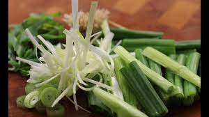 How to cook green onions. How To Cut Green Onion Chef Tom Youtube