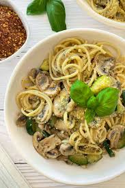 I've also been on a bit of a zucchini kick lately so be prepared for a few more green recipes coming your way soon. Easy Mushroom Zucchini Pasta This Healthy Kitchen