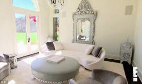 Khloe Suffers Meltdown And Moves In 7 2m Home In Kuwtk New Trailer Home Dream Living Rooms Home Decor