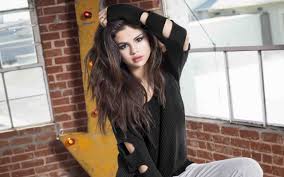 Selena gomez is known for her latina looks and dark, wavy locks, but for a complete image overhaul she tried a light blonde wavy bob, shown here. Wallpaper Model Long Hair Glasses Jacket Black Hair Hands On Head Selena Gomez Fashion Fur Leather Clothing Beauty Cap Costume Hairstyle Textile Photo Shoot Outerwear 1280x800 Prion 187971 Hd Wallpapers Wallhere
