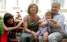 10 kwietnia 2020 roku marta kaczyńska w wymowny sposób uczciła pamięć po rodzicach. Marta Kaczynska Dubieniecka Photos Facebook