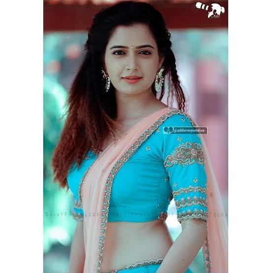 images?q=tbn:ANd9GcSznlmiXq6oO8szQiufTcr