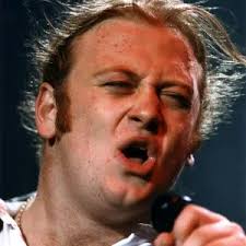 Andrew Strong Performs