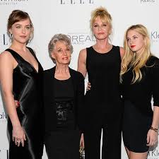 Grace johnson is the daughter of kelley. Stella Banderas E Dakota Johnson Le Foto Dell Album Di Famiglia Amica Foto 25