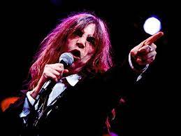 It should only contain pages that are patti smith songs or lists of patti smith songs, as well as subcategories containing those things (themselves set categories). Top 10 Essential Patti Smith Songs Classicrockhistory Com