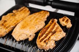 ホットサンドメーカーで極上のステーキを味わう｜自宅やキャンプで楽しめる様々な使い方 | コーナンTips