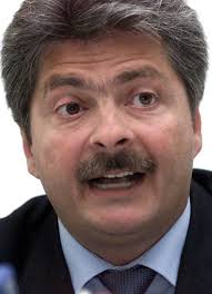 Vântu was sentenced to two years in prison in 2005 for using some false documents to gain majority shares in the investment and development. Sorin Ovidiu Vantu Partaj Cu Fosta SoÈ›ie La 19 Ani De La DivorÈ› Ce Avere Au De ImpÄƒrÈ›it Galerie Foto Stiri Vedete Si Evenimente Viva Ro