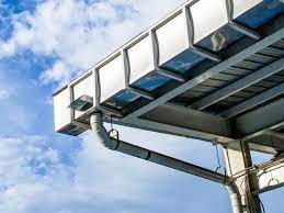 Example of a gutter and downspout roof drainage system (courtesy of frontier roofing). The 3 Most Common Flat Roof Drainage Systems Roofslope