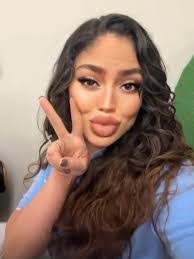 Michelle Buffington's Instagram, Twitter & Facebook