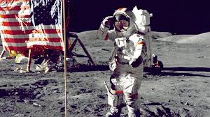 The astronaut died on aug. Neil Armstrong S Family Settles The First Man Flag Fiasco Den Of Geek