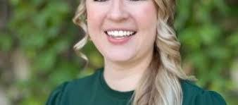 Hannah Perkins's Instagram, Twitter & Facebook