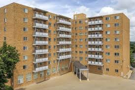 Imperial Towers At 3801 Conshohocken Avenue Philadelphia Pa 19131 Apartment Rental Padmapper In 2020 Philadelphia Apartment Apartments For Rent Apartment