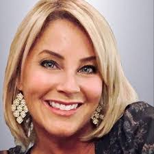 Lauren Dion's Instagram, Twitter & Facebook