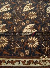 Bukan saja warna yang menceriakan, malah kain yang diperbuat kaftan di kedai ini bukan saja menjual pelbagai corak batik dan bunga yang eksklusif. Jual Kain Batik Solo Motif Daun Latar Hitam Thebatik Co Id