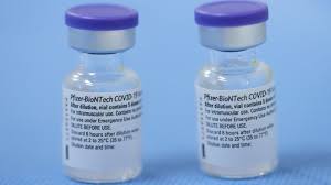Esto significa que se en el caso de la vacuna de oxford se usa un virus que afecta a chimpancés y que fue modificado. Nuevos Efectos Secundarios De Las Vacunas De Pfizer Y Moderna As Com