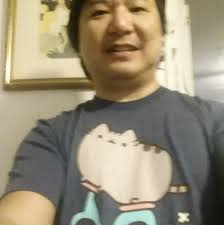 Wow, a sorcery build really is an easy mode. Got Margit first try solo  (RL30, demi-human queen's staff+3) even though I played quite terribly. I  even forgot to use the shackle. With