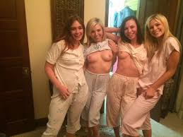 Reddit public boob flashing - Watch the brave ladies who expose their boobs openly for Reddit