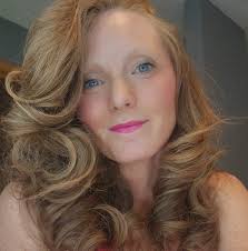 I want to know if the women in this group would like to come together and  organize an international Women's Day of Prayer.