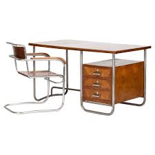 Italian Bauhaus Desk And Chair By Marcel Breuer 1930s 1stdibs Com Bauhaus Furniture Modernist Furniture Bauhaus Interior