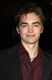 Drew Bell's Instagram, Twitter & Facebook