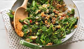 Grunkohl Zubereiten So Wird Es Lecker Und Wurzig Grunkohl Zubereiten Grunkohl Grunkohl Vegetarisch