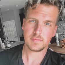 BEEF' season 2 will revolve around two feuding couples: • Charles Melton &  Cailee Spaeny • Jake Gyllenhaal & Anne Hathaway