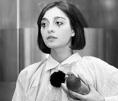 After suffering a tragic bus accident, she moved to la and launched into an extended social media performance (excellences & perfections), fooling her followers into thinking she was. Instagram Sensation Amalia Ulman On The Difference Between Fact And Fiction Artnet News