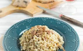 Preparatelo seguendo i passi della nostra ricetta! Orzotto Con Carciofi E Salsiccia Mantecato Al Formaggio Di Fossa Alice Tv
