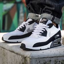 Iconic And Versatile The Nike Air Max 90 In White Wolf Grey Black Ayvyayeuunayayaiѕ Nike Air Max Sneakers Nike Air Max Nike Air Max Mens